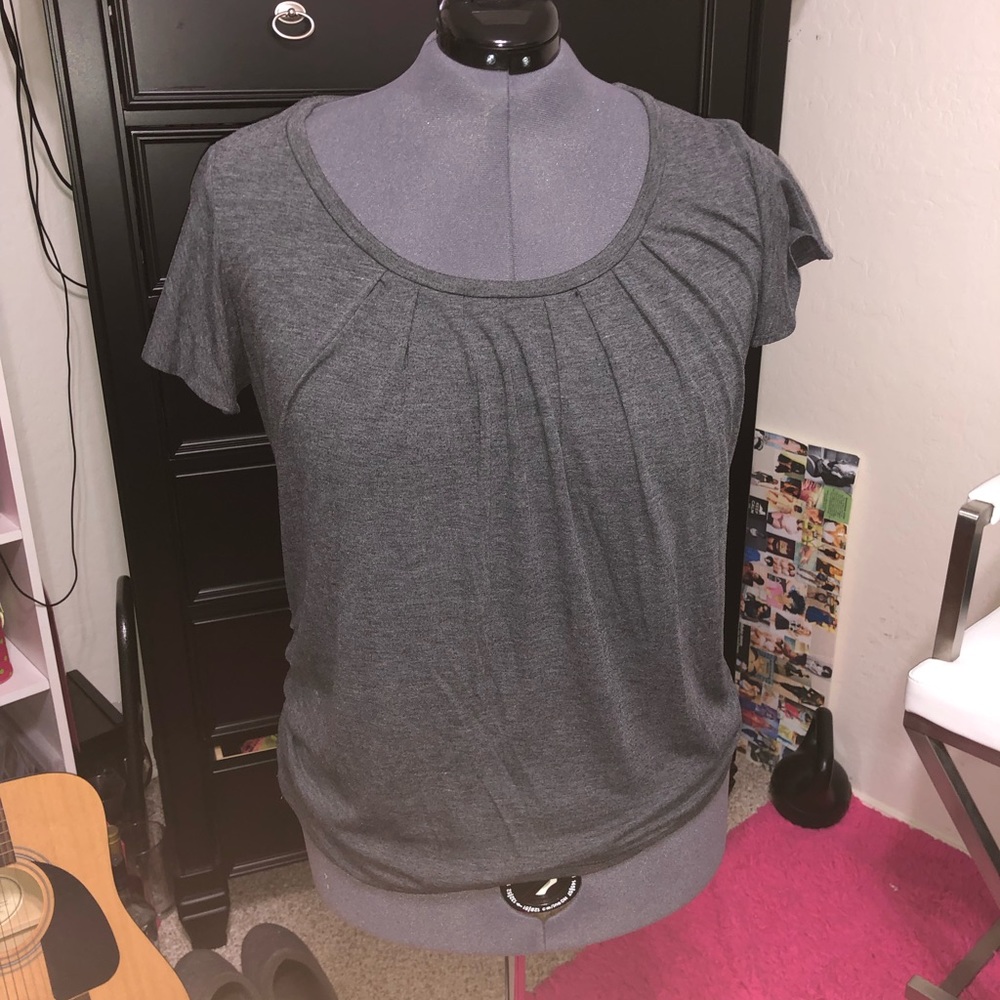 Dark grey women’s tee